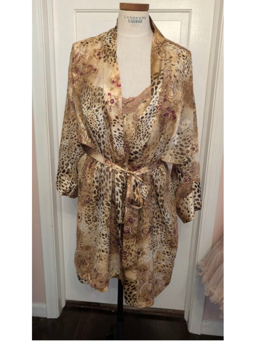 Women's delicates Plus 2X Beige Brown Leopard Print Robe & Chemise Set